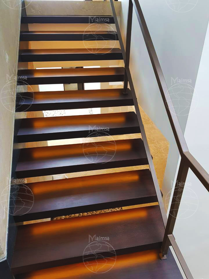 Escaleras madera Maydisa modelo Lisbon. Ofertas escaleras interior